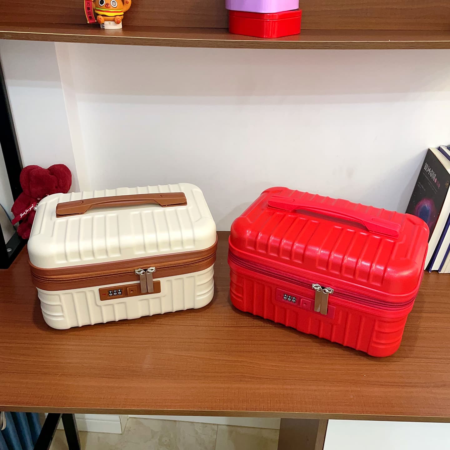 Factory Wholesale 14-Inch Portable Makeup Case Storage Box Nail Art Carry-On Hanging Large Case Gift Box Carry-On Luggage