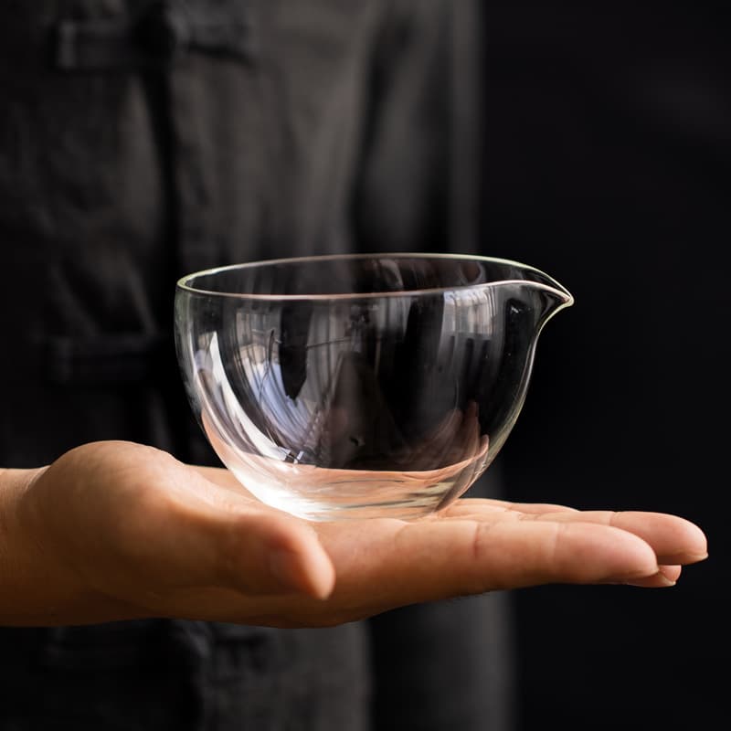 Japanese-style glass fairness cup, simple and creative transparent tea pitcher, single Kung Fu tea ceremony accessory, round tea divider