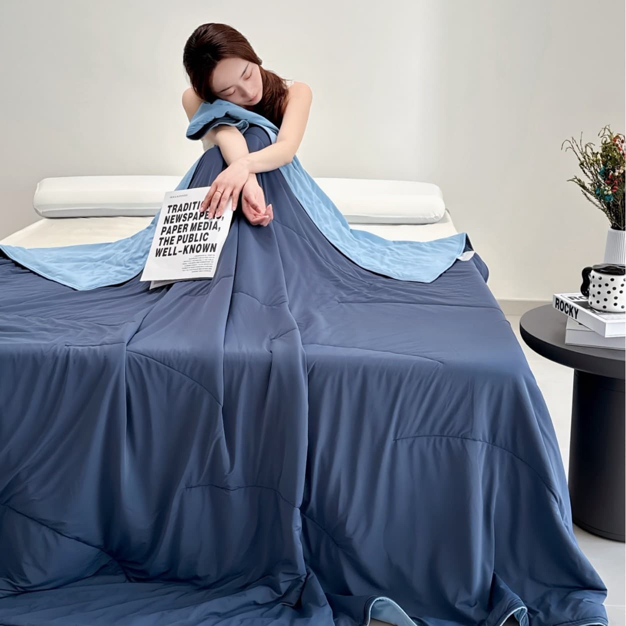 Star Hotel Deep Sleep Dual-Feel Summer Cooling Blanket Ice Silk Air Conditioning Blanket Temperature Control Spring/Autumn Style Machine Washable Breathable Blanket Core