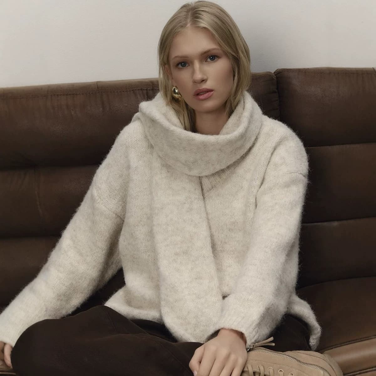 Relaxed Cozy Soft Wool Sweater for Women Fall Winter New Style European American Pullover Loose Knit Top with Scarf Set