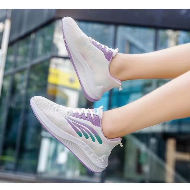 New Women's Casual Sports Shoes, Flyknit Walking Shoes, Fashionable, Ultra-Light, Breathable, Comfortable Running Shoes for Women