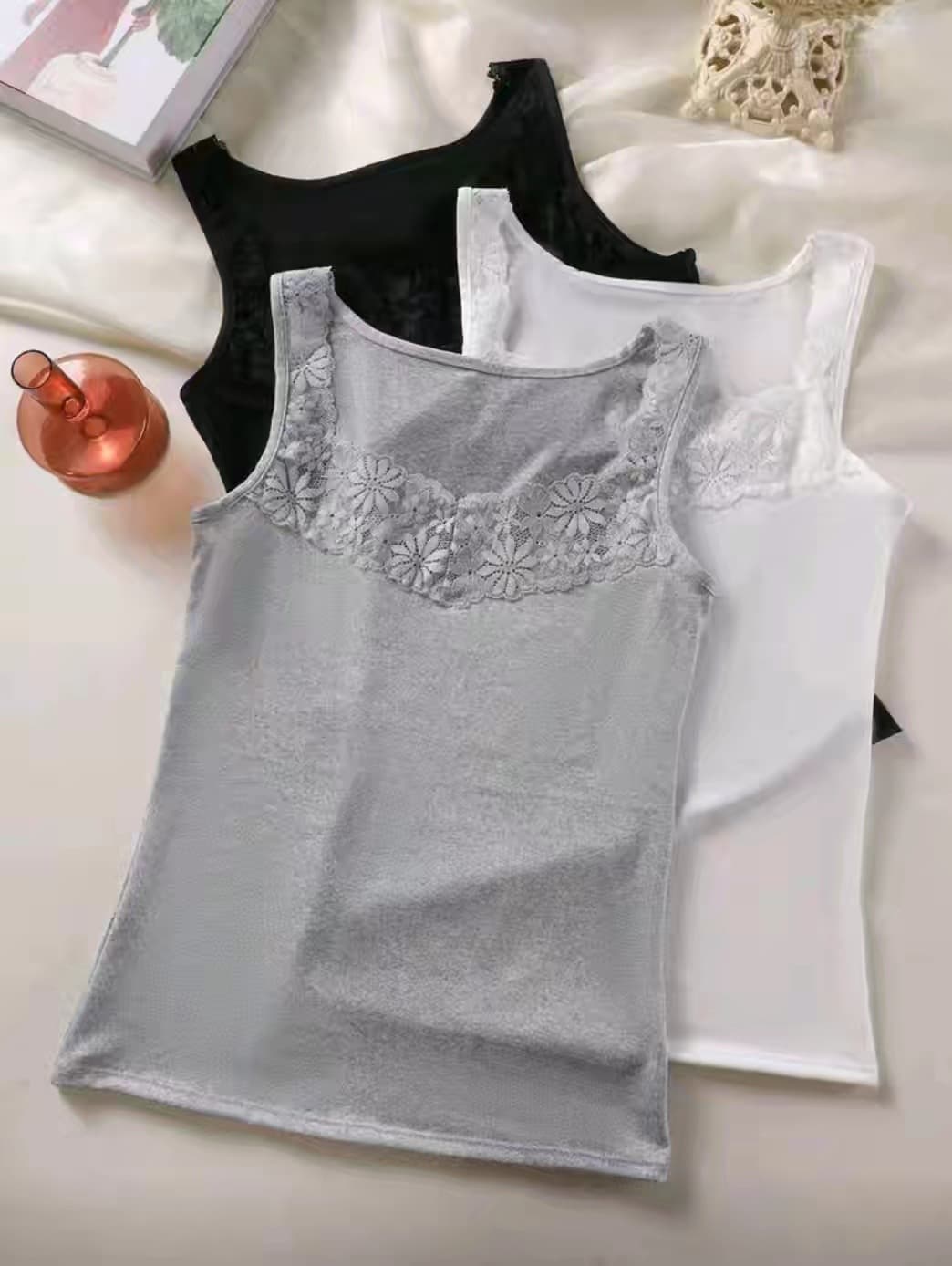 2026 New Spicy Girl Pure Desire Style Lace Camisole, New European and American Women's Lace Vest, Slim Fit Inner Layer Wearable as Outerwear