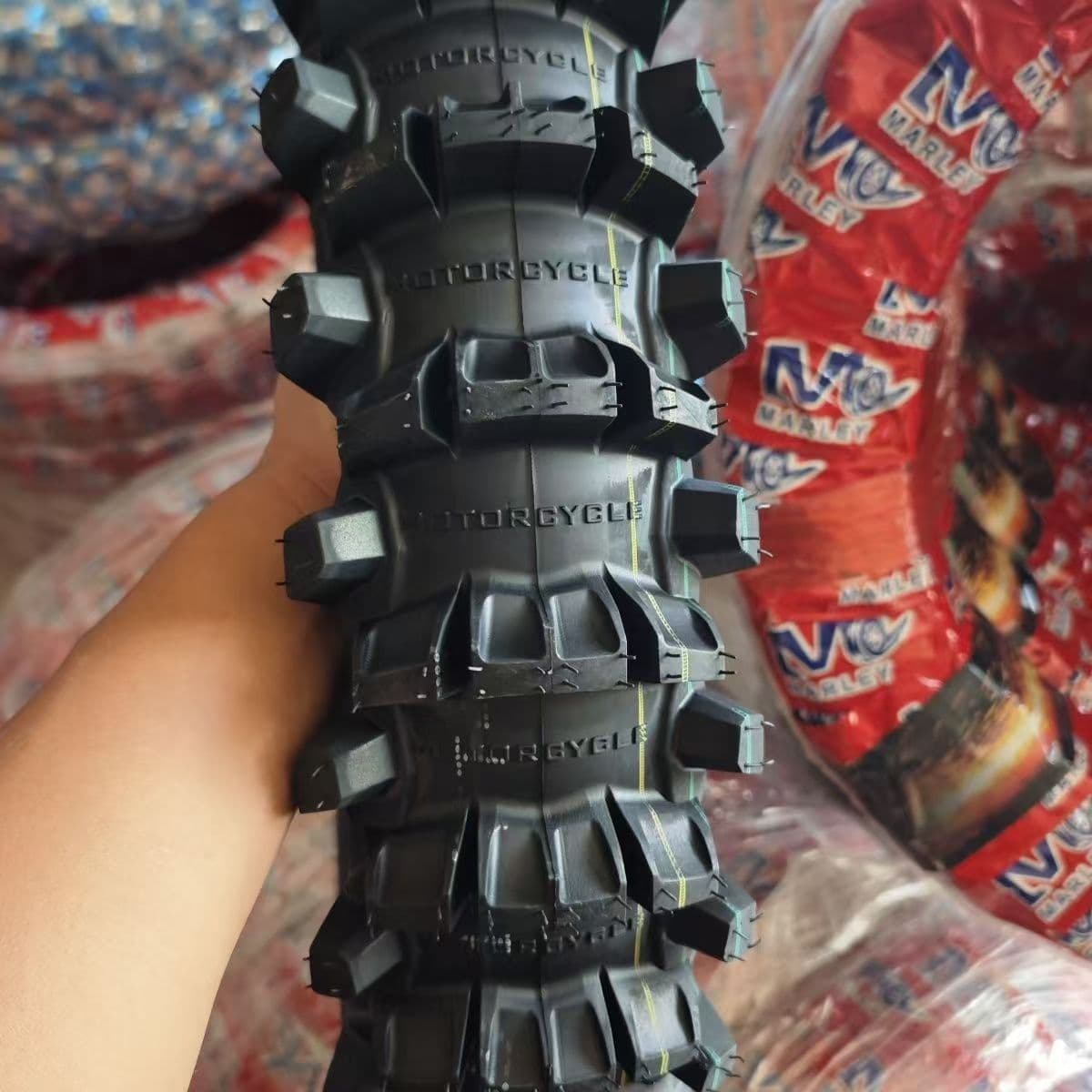Off-Road Motorcycle Desert Tire Mud Tire 110-100-18/19 Small Knobby Tire Sand Terrain Super Mud Tire