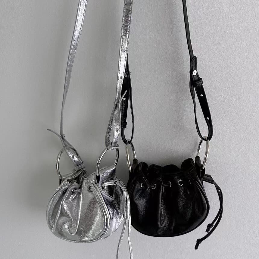 Current silver MIKEY Korean generation niche design silver age-reducing one-shoulder cross-body portable small bag drawstring dumpling small bag