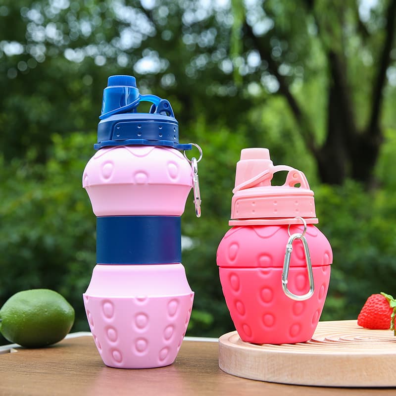 New Platinum Silicone Folding Children's Sports Water Bottle Strawberry Stretch Water Bottle Cross-Border Sport Entertainment