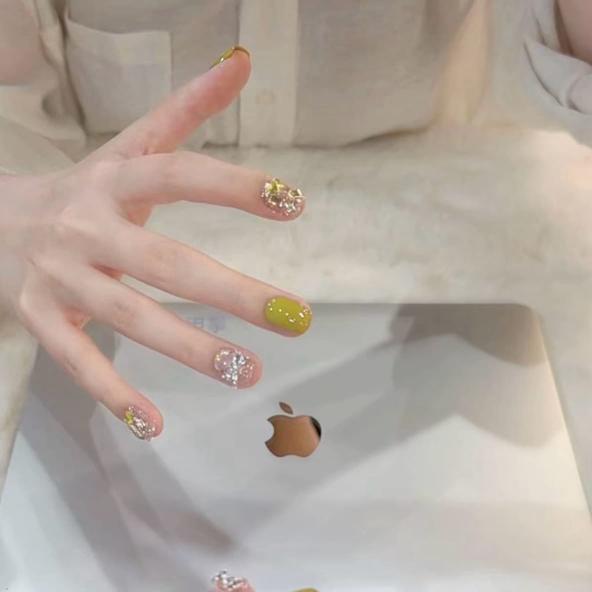 [Newborn - Light Green] Handmade Press-On Nails, Light Green, Fashionable, High-End Cat Eye, Pure Desire, Whitening, Short Nails