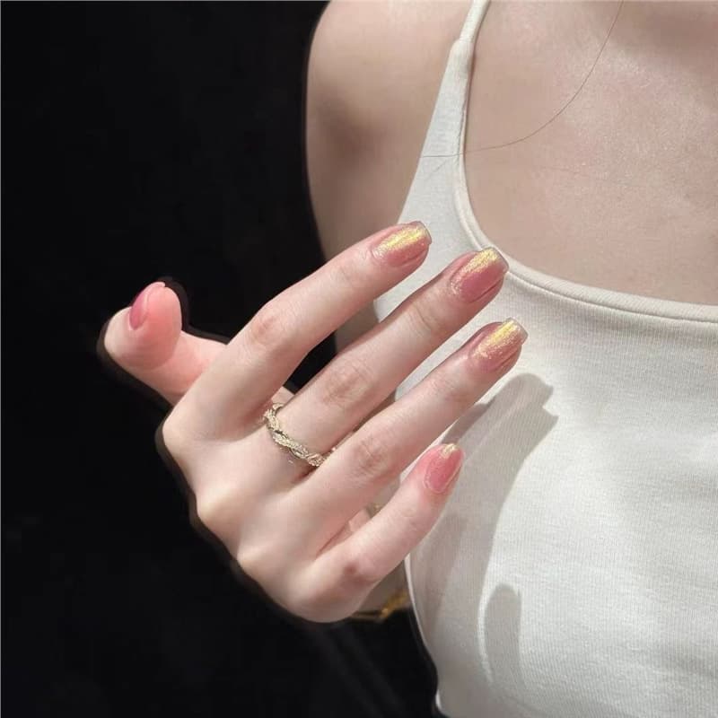 Warm Flash Mermaid Peelable Nail Polish, No-Bake, Peelable, Odorless, Quick-Dry, Elegant, Shimmering Nude Nail Art