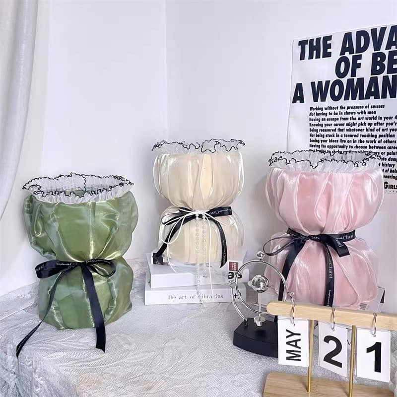 Xiaoxiangfeng 4cm pleated skirt gauze with black and white lace transparent pleated gauze with flower packaging lined with lace
