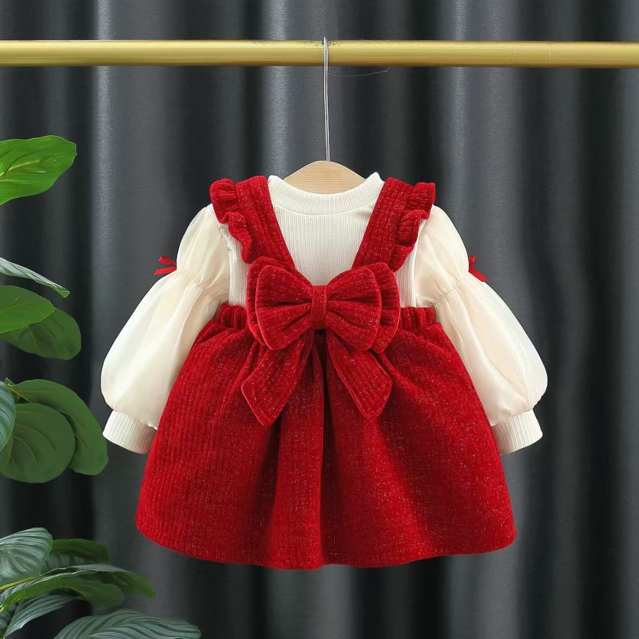 Girls thickened red dress autumn and winter new baby girl New Year festive plus velvet New Year's greetings children's princess dress