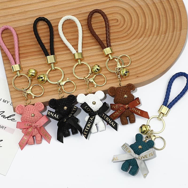 Cartoon Yarn Bear Keychain Cute Little Bear Bag Charm Resin Figurine Keychain Claw Machine Gift Wholesale