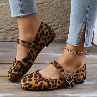 Square Toe Flat Women's Shoes 2025 Spring New Style Moccasin Shoes Belt Buckle Mother Shoes Grandma Shoes Flat Single Shoes Wholesale