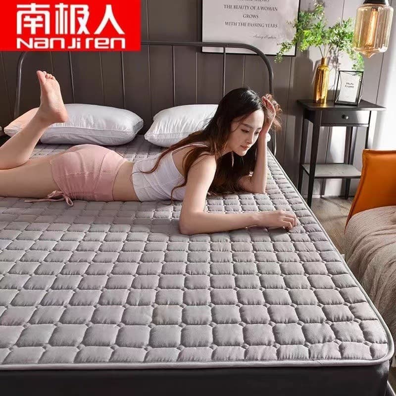 Nanji Ren Four-Season Mattress Topper 1.8m Bed Protector Tatami 0.9m Mattress Pad Single/Double Student Dormitory
