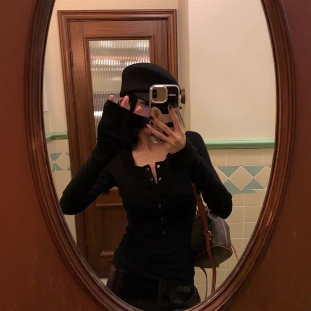 Pure lust hot girl style black long-sleeved T-shirt for women in spring and autumn with button design, slim fit inner layering shirt top