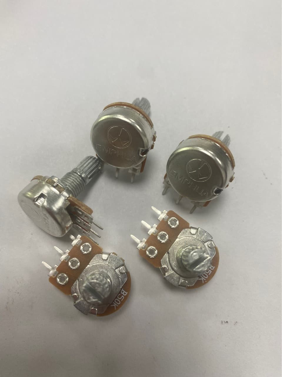 Factory direct single gang potentiometer for audio amplifiers and small appliances speed and timing adjustment