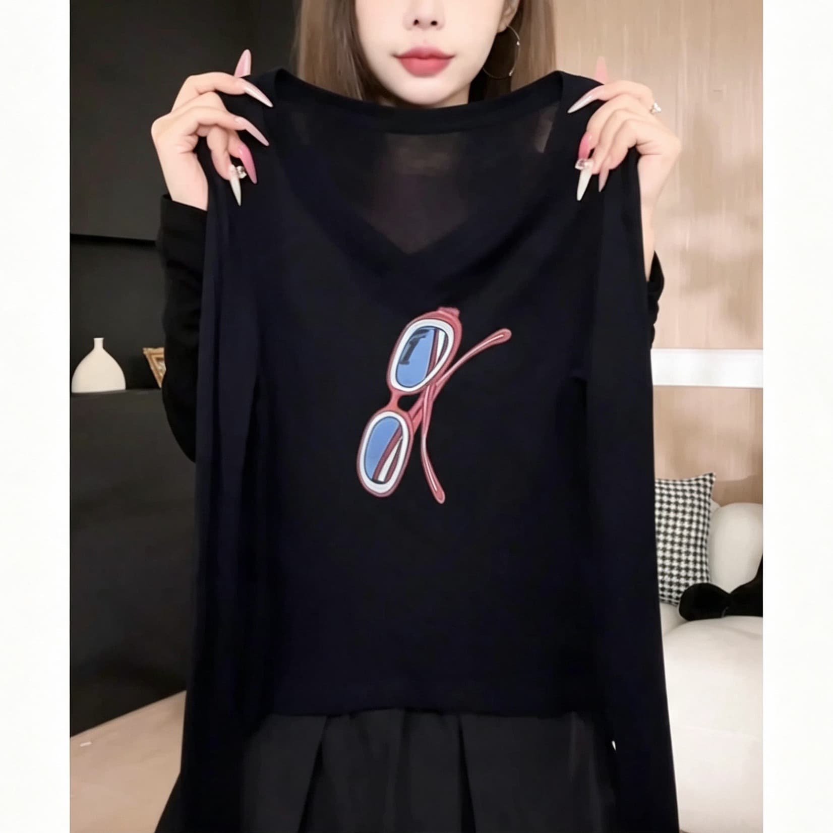 Cartoon Print Casual Long-Sleeve T-Shirt Women's 2026 Early Fall New V-Neck Sun-Protection Cover-Up Versatile Slimming Top