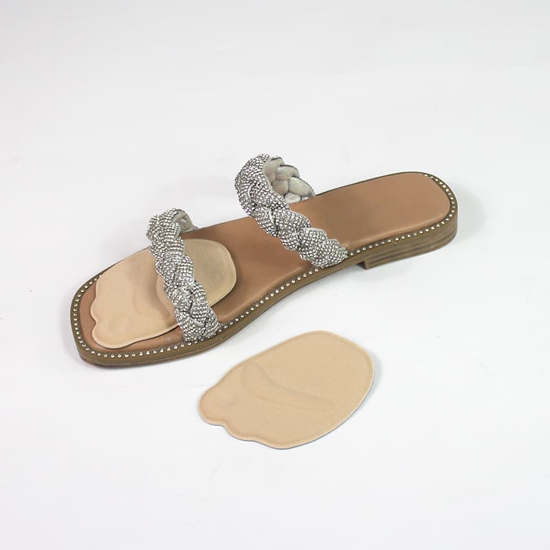 3D sponge forefoot pads for sandals and high heels, soft, adjustable, pain-relieving, sweat-absorbent, breathable, non-slip, half-size pads.