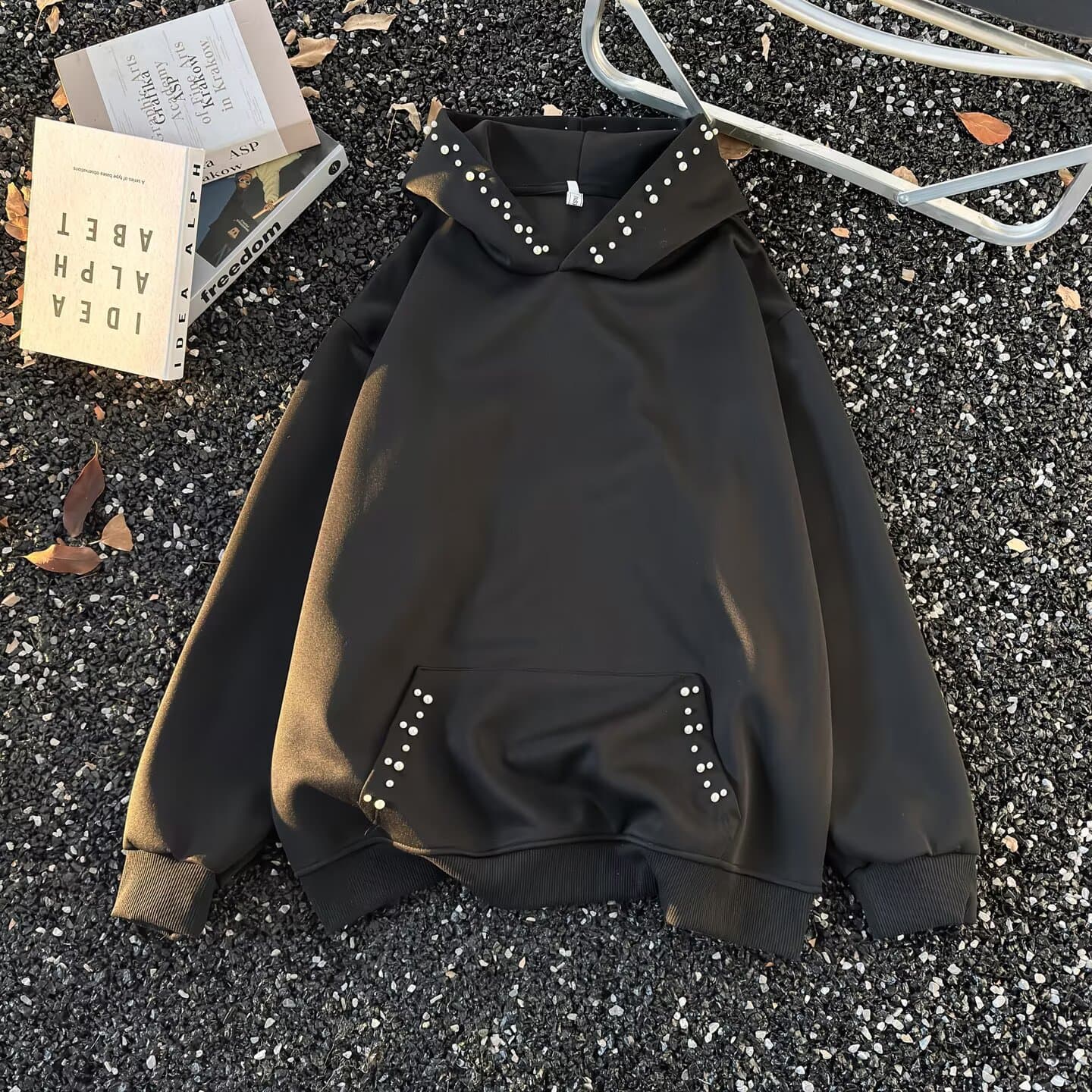 Pearl-Decorated Heavyweight Hoodie for Men, Structured Design Jacket, Autumn/Winter Trendy Loose-Fit Hooded Top, Couples Matching Style