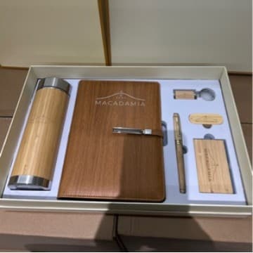 Smart Bamboo Thermos Cup Set, Bamboo Laptop Gift, Corporate Business Event Gift Set