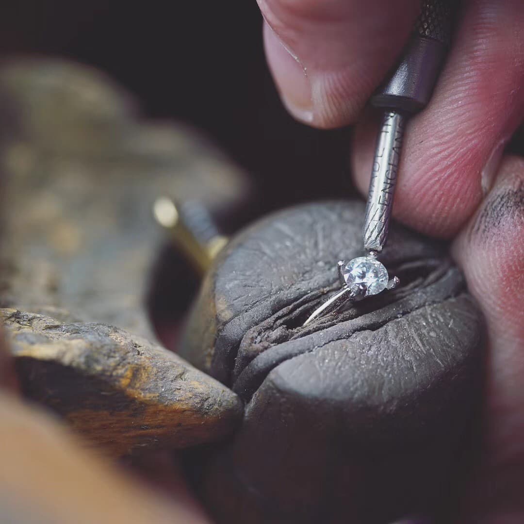 Ordering personalized jewelry: Ear/Neck/Hand/Foot accessories in Titanium Steel/Copper/Silver.