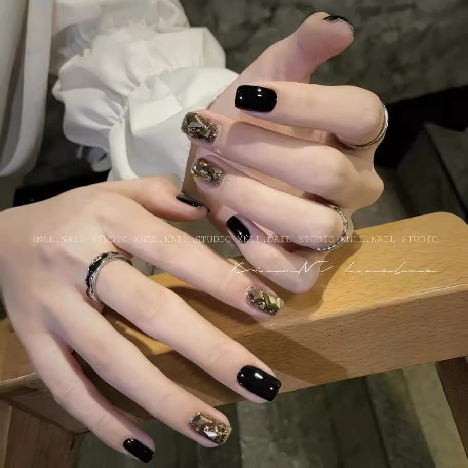 Hardware Girl Simple Full Diamond Manicure Handmade Nail Patch Purely Handmade Wearable Finished Nails with White Adhesive Backing
