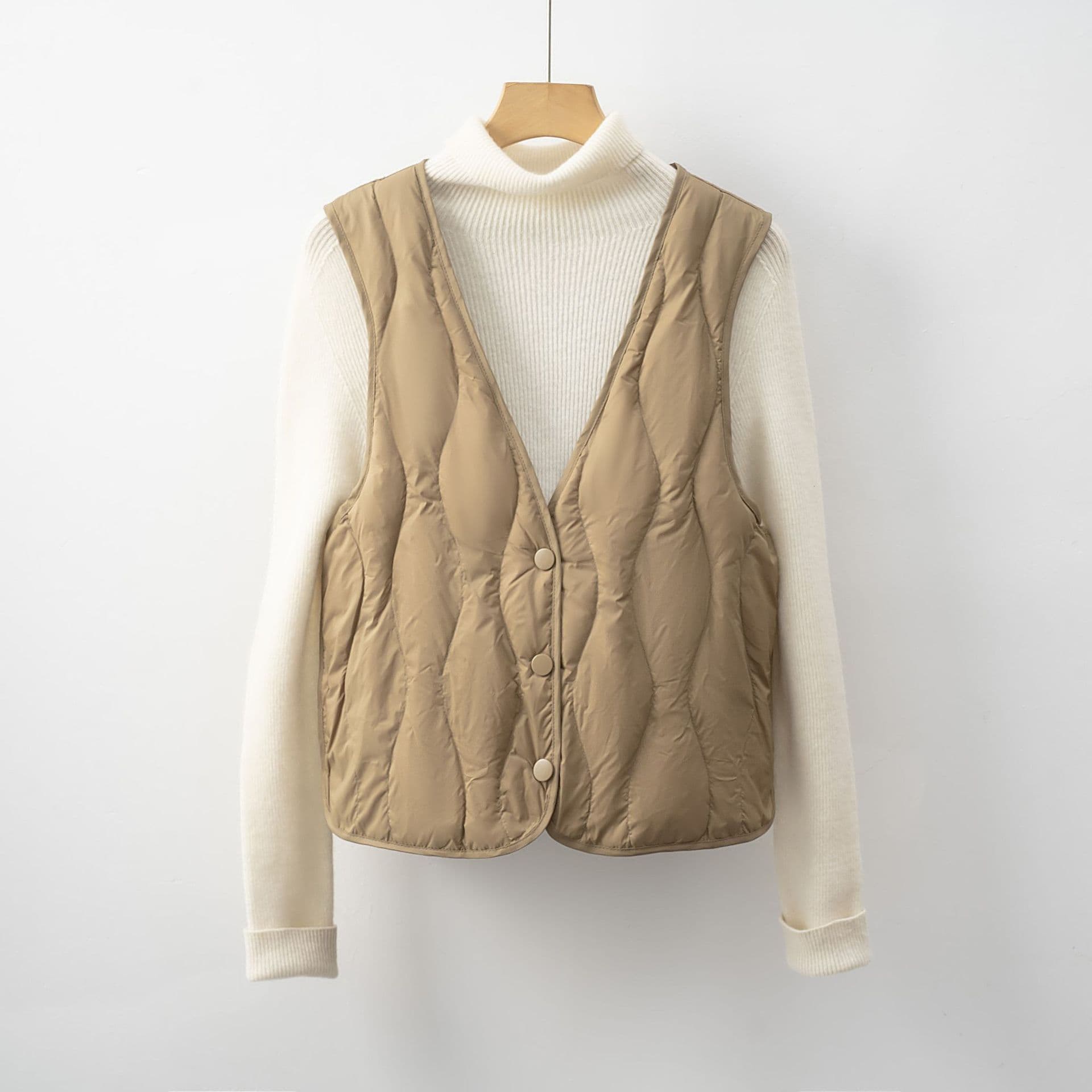 Pinghu Chixin Down Vest, New National Standard 90% Down V-neck Women's Autumn and Winter Lightweight Sleeveless Vest/Cutie Vest