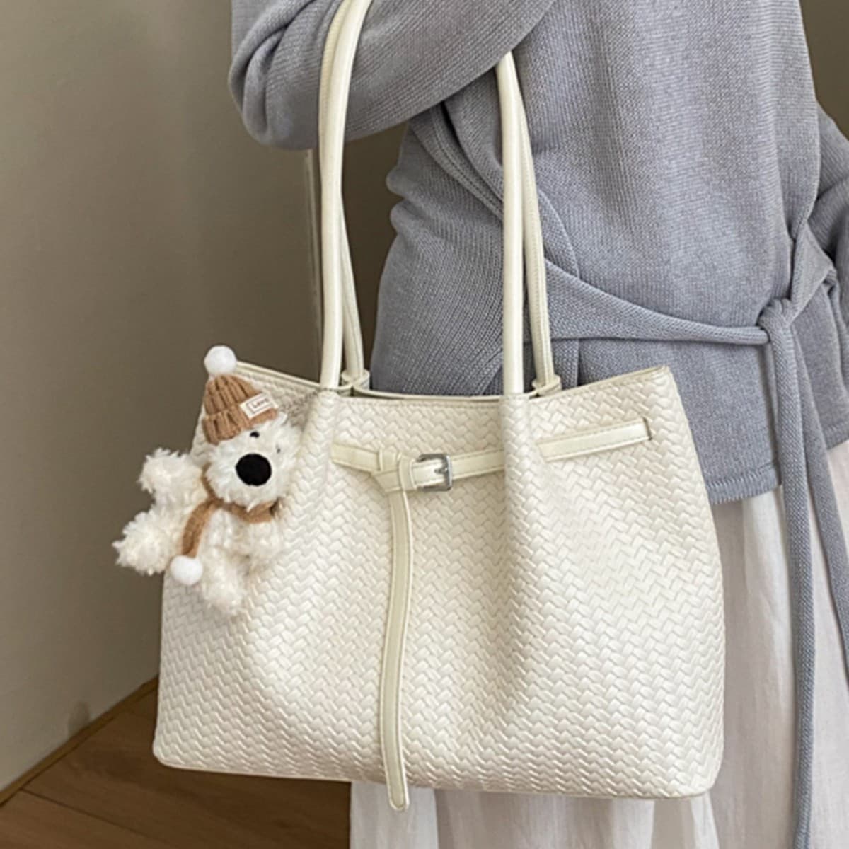 Crossbody Woven Shoulder Tote Bag 2026 Spring New Handbag Fashionable Large Capacity Commuter Bucket Bag for Office Workers