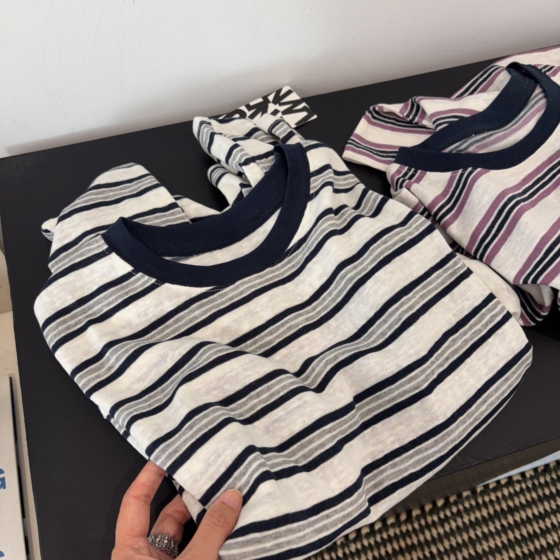2026 Early Autumn Loose Fit Contrast Collar Striped Long-Sleeve T-Shirt for Women, Korean Style New Casual Top