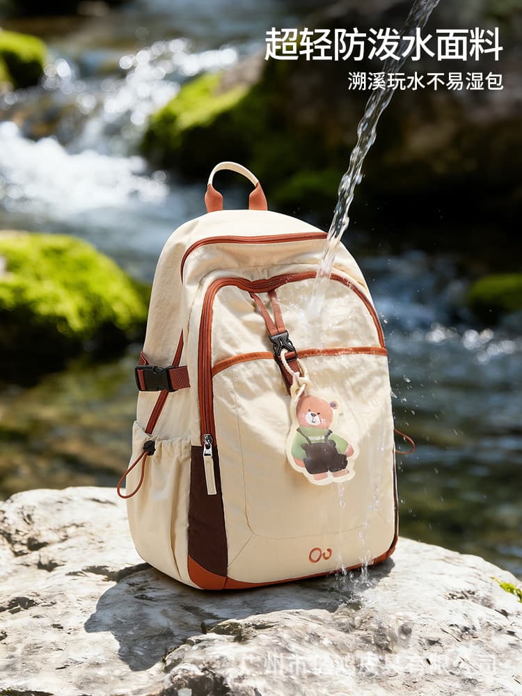 Outdoor mountain climbing leisure backpack waterproof lightweight middle school student school bag simple color matching computer backpack wholesale