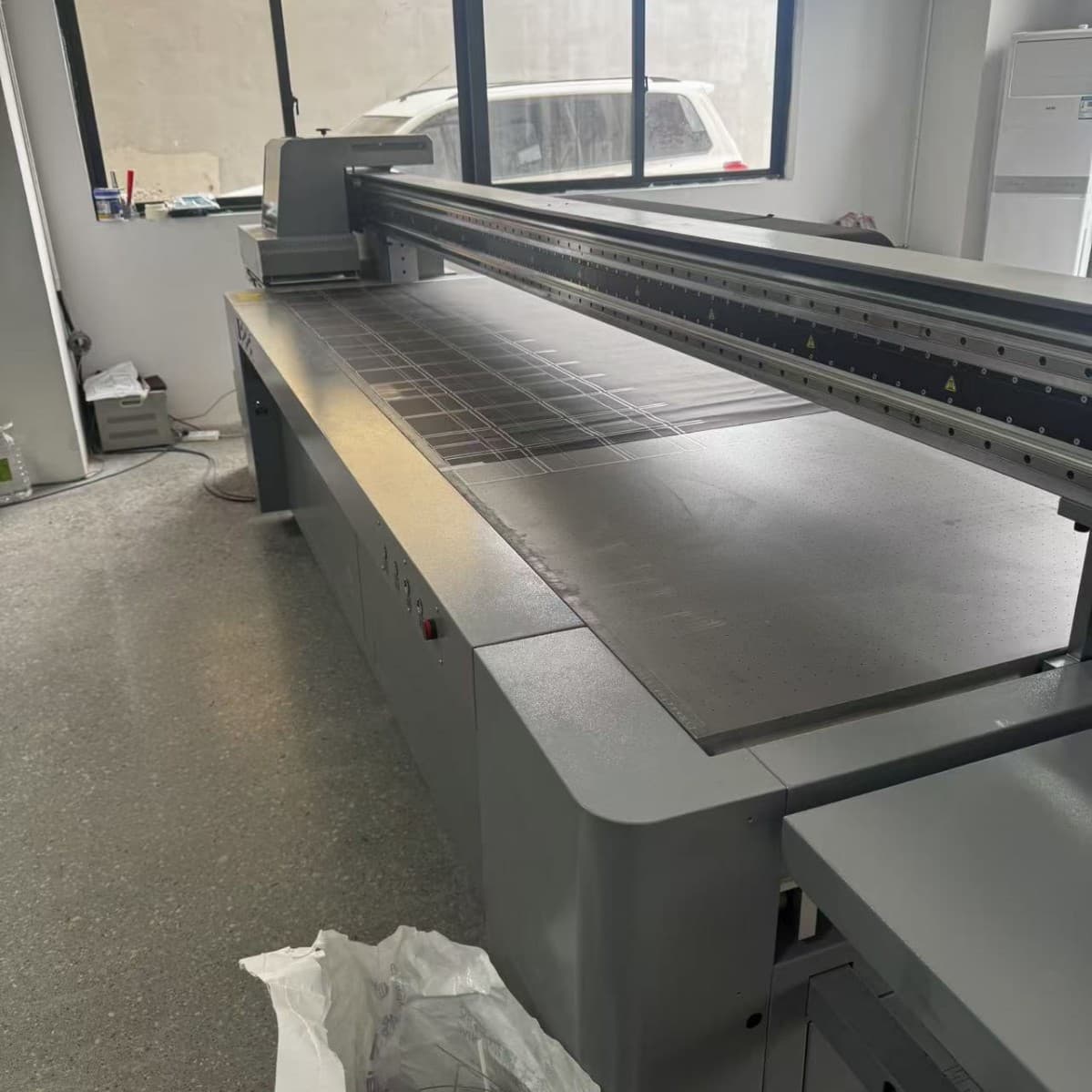Pujiang Custom Craftwork, Embossed Varnish Glass, Hot Fix Rhinestone Processing, Color Printing Decorative Parts UV Printing