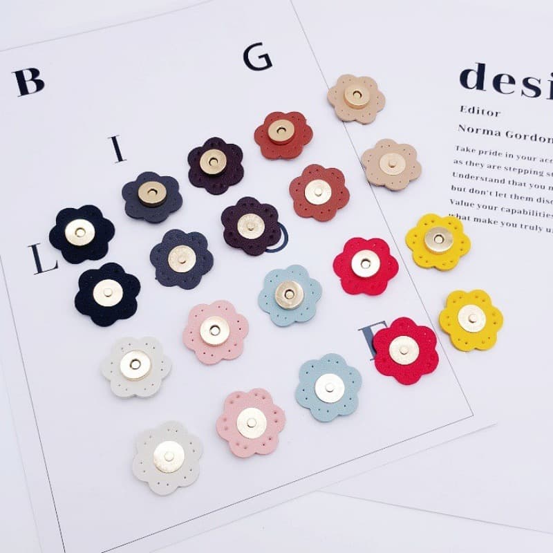 Handmade DIY plum blossom leather magnetic snap clasp, bag and pouch accessories, hand-sewn magnetic snap, multiple colors available, wholesale in stock.