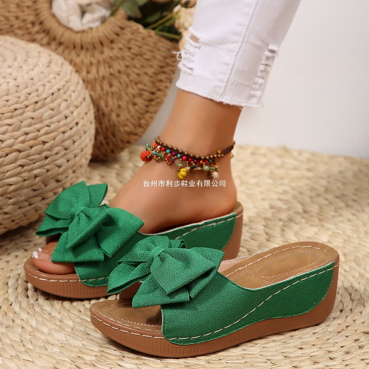 2026 Summer Women's Platform Thick Sole Sandals Cross-Border Large Size Wide Strap Open-Toe Sandals with Floral Decoration