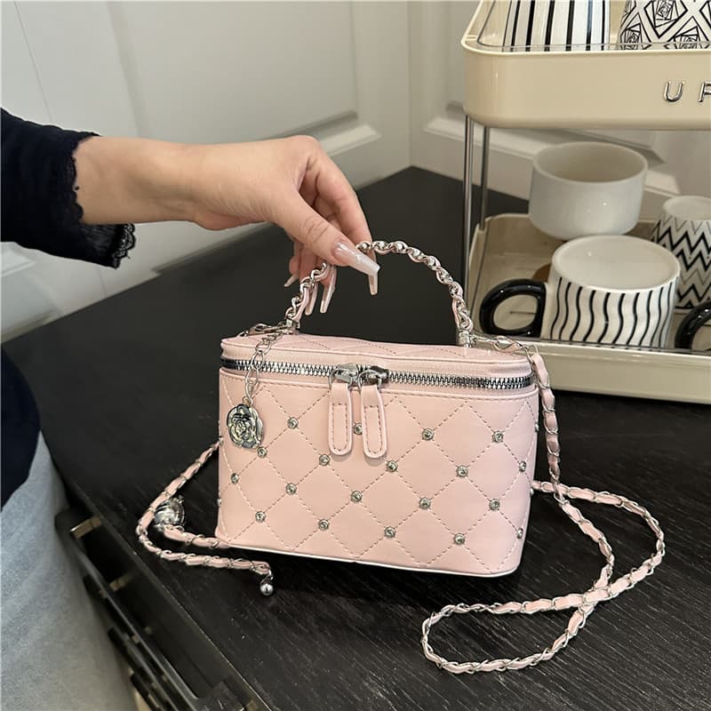 Fashionable rhombus chain small bag for women 2023 new high-end bright diamond box bag, stylish single shoulder crossbody bag, trendy