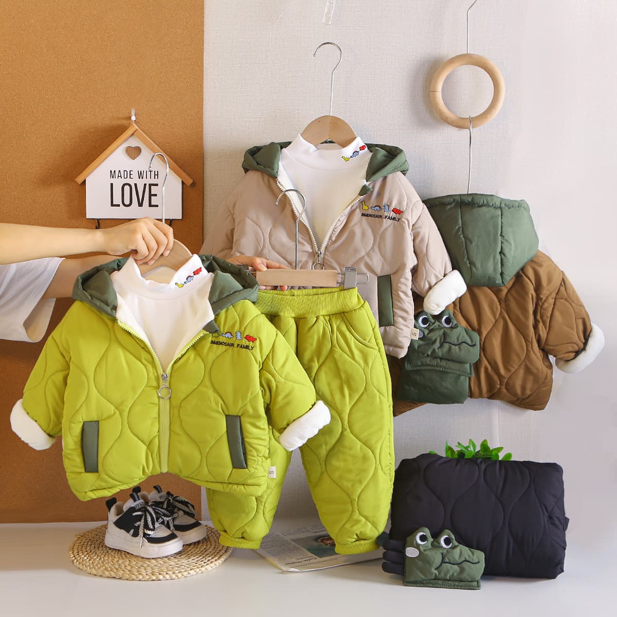 Boys Winter Suit 2026 New Toddler Cartoon Velvet Hooded Cotton Clothes Baby Warm and Western Style Three-piece Set