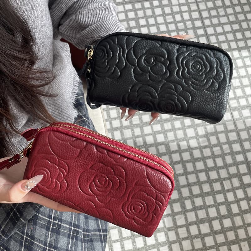 First-Layer Cowhide Clutch Bag for Women, Multi-Layer Zipper Small Wallet, Large Capacity Mobile Phone Bag, Genuine Leather Camellia Clutch Bag