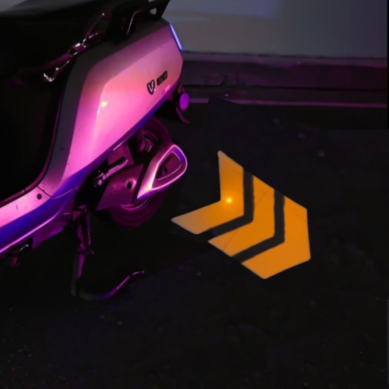 New Motorcycle Projection Turn Signal, Electric Scooter Ground Light, Pedal Scooter Cornering Projection Light, High-Brightness Turn Signal