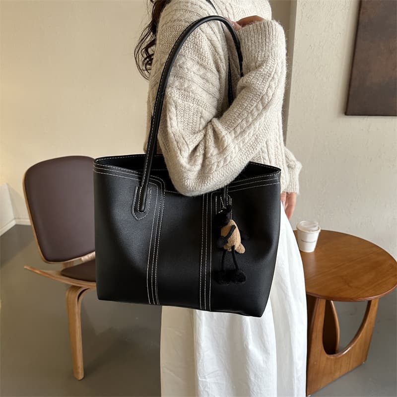 Trendy Tote Bag for Women 2025 New Style Fashionable Shoulder Bag for Commute