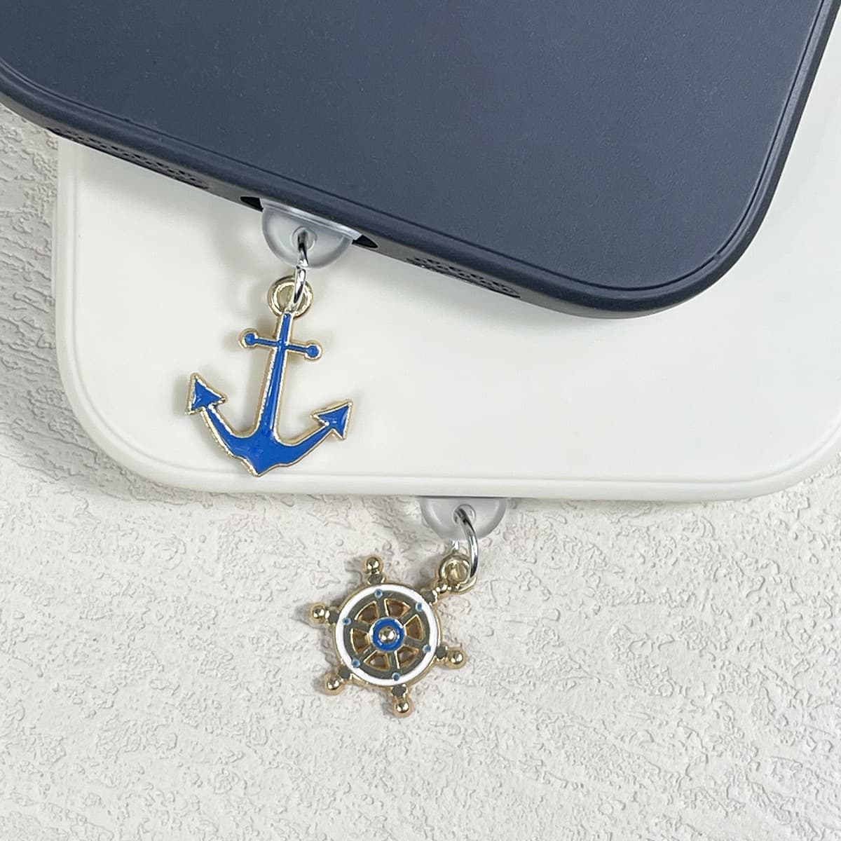 Anchor-shaped Kindle sleep hole protective plug pendant, universal phone dust-proof charm, e-reader accessory wholesale