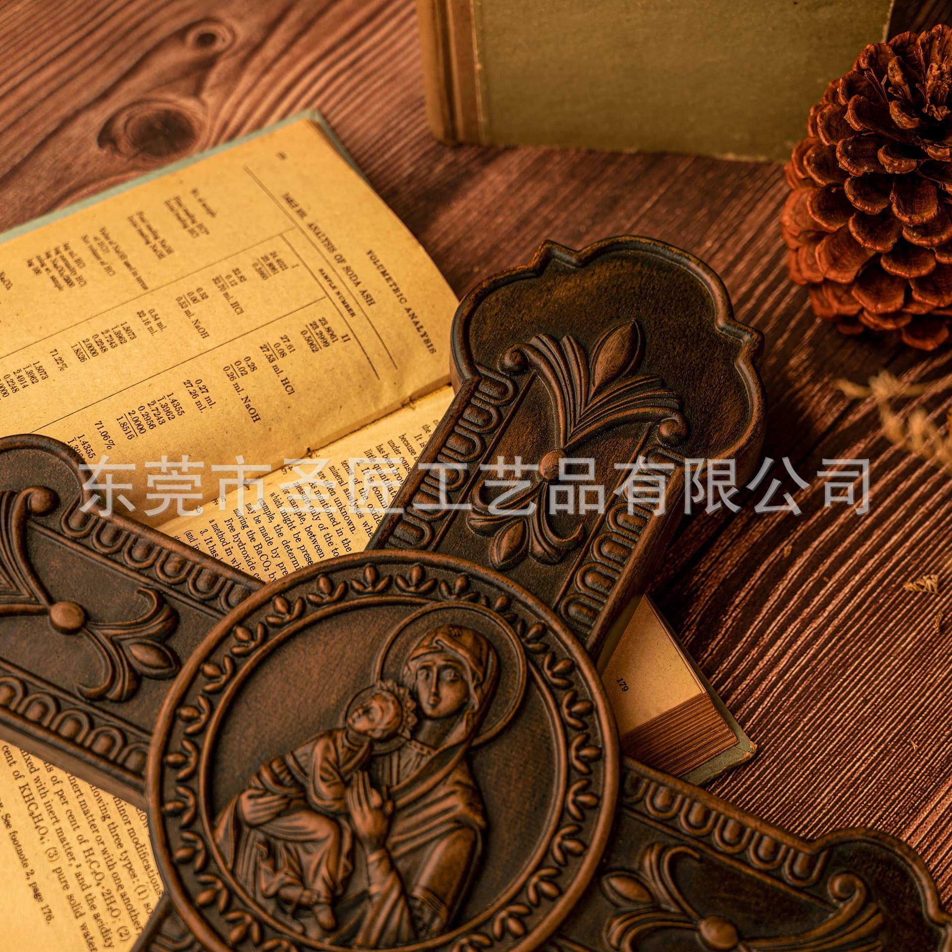 European-style Virgin Mary Holding Child Wooden Cross Relief Wooden Pendant Decoration Baby Birth Housewarming Gift Solid Wood
