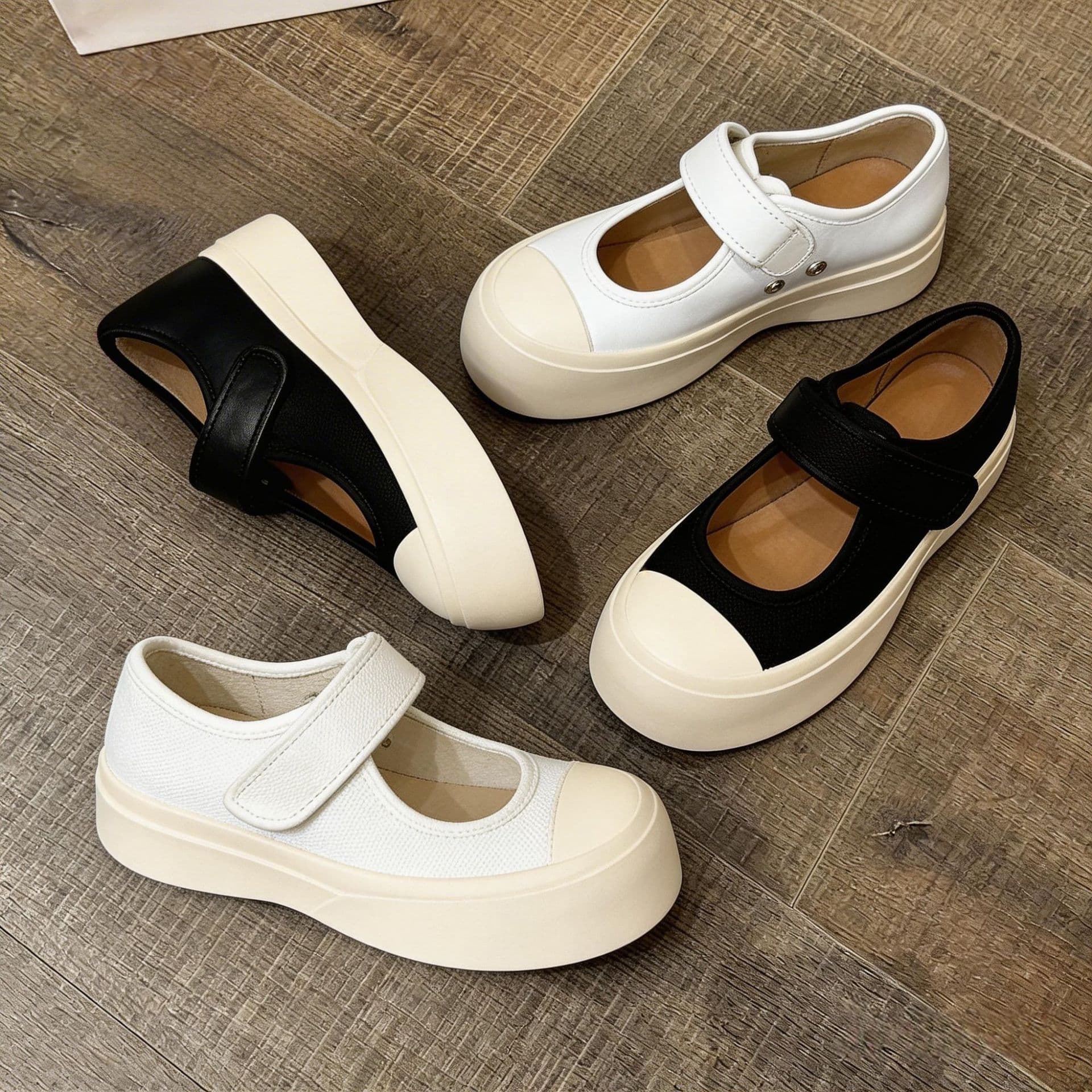 Mary Jane Women's Retro Round-Toe Magic Tape White Canvas Shoes Thick Sole 2026 Spring Flat Shoes Thick Sole Mary Jane Shoes