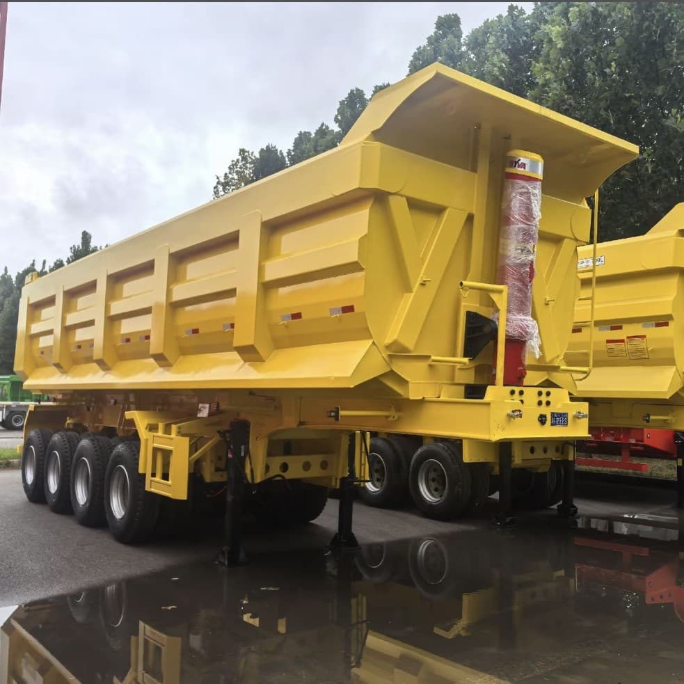 Exported to Africa: 9-meter self-dumping semi-trailer for engineering transport, coal mine sand and gravel, and slag freight.
