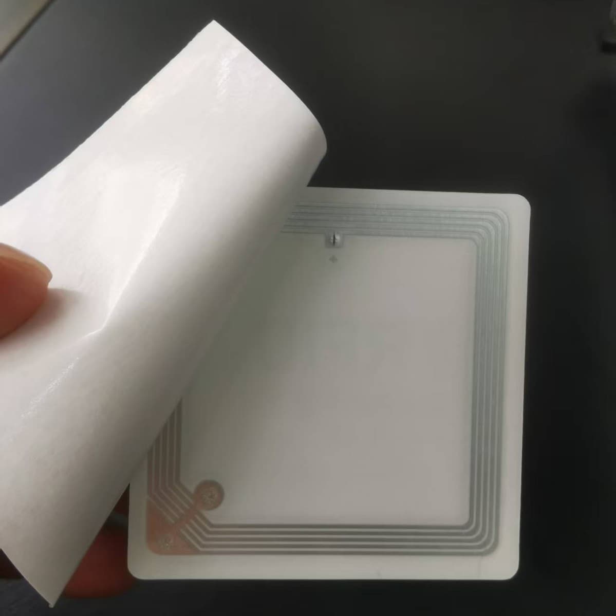 NFC stickers, wet INLAY labels, 213/215 electronic tags, 6C self-adhesive flexible labels, UHF radio frequency tags.