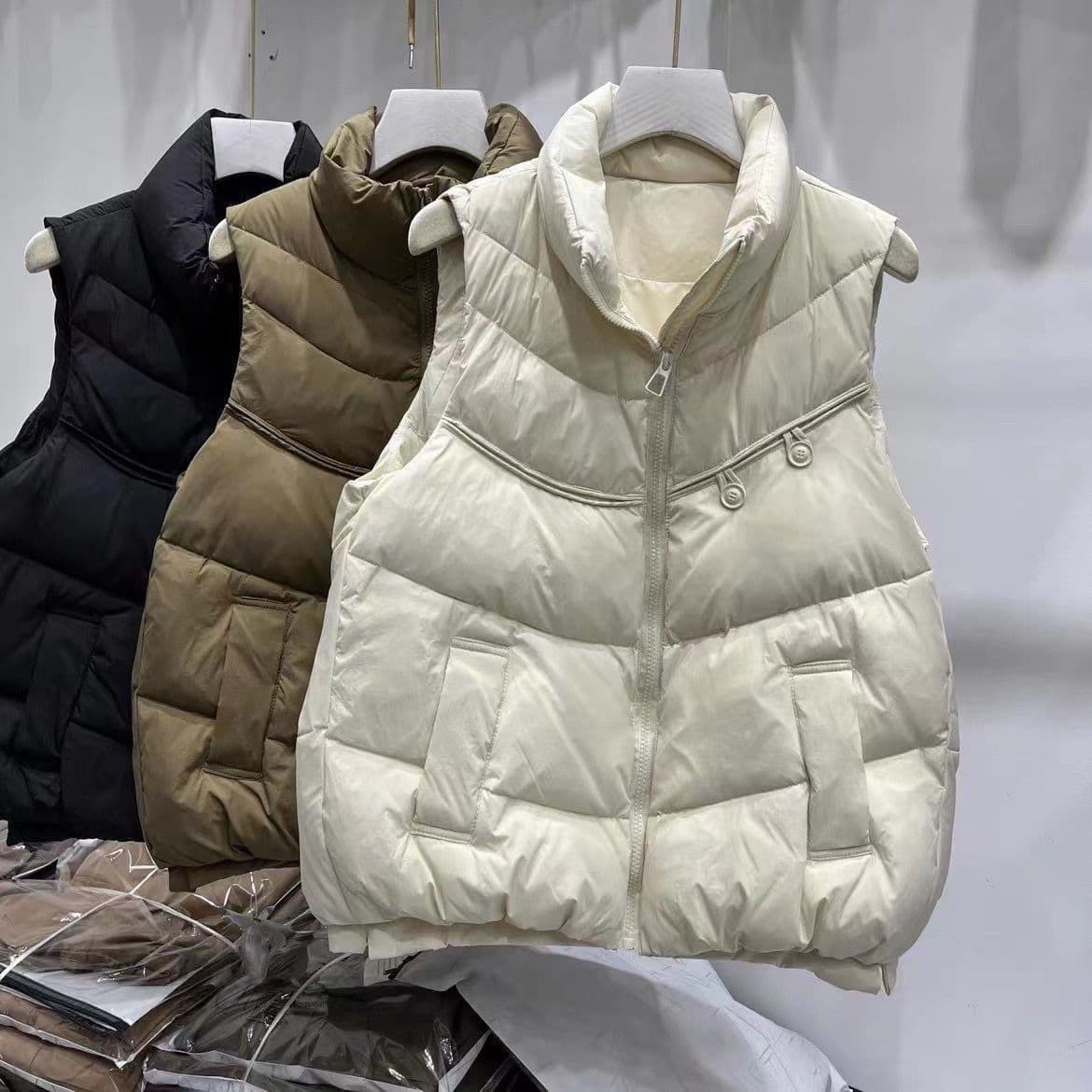 New Winter Fashion Stand Collar Short Vest, Stylish Outerwear, White Duck Down, Versatile and Chic