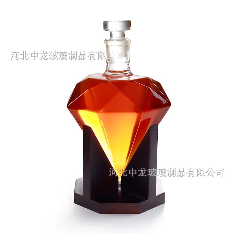 Amazon Best Seller Whiskey Glassware Set, Diamond-Shaped Decanter Borosilicate Glass Wine Dispenser Craft
