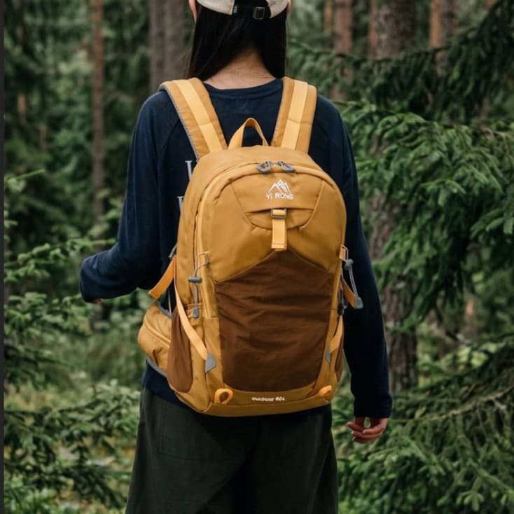 Mountain style outdoor mountaineering functional backpack, contrasting color multi-mounted couple style camping adventure practical backpack
