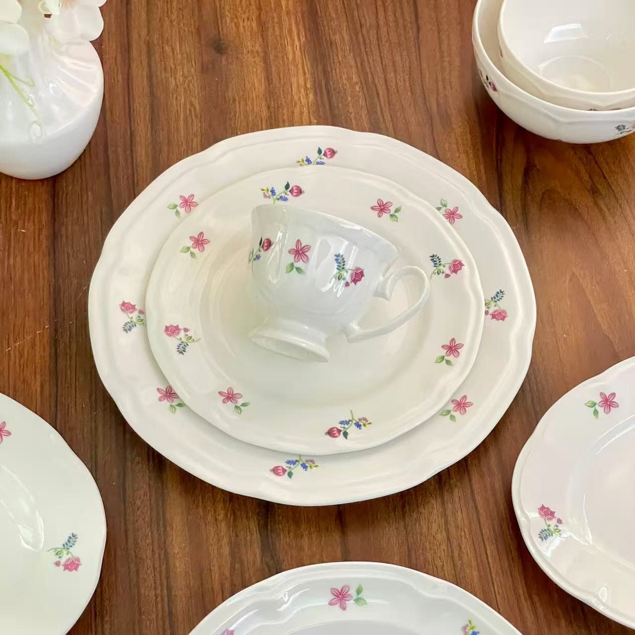 French Retro Rose Floral Ceramic Plate Fruit Salad Bowl Cake Plate Dessert Plate Breakfast Plate Restaurant Presentation