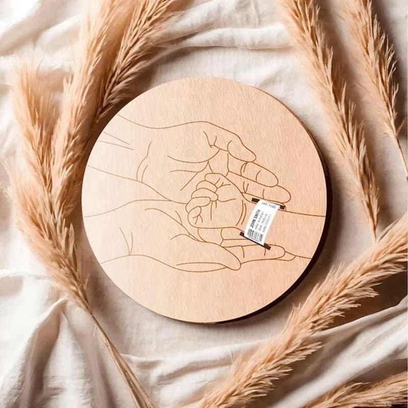 Amazon New Wooden Baby Birth Bracelet Wood Slice Memorial Plaque Wooden Sign Newborn Bracelet Display Board