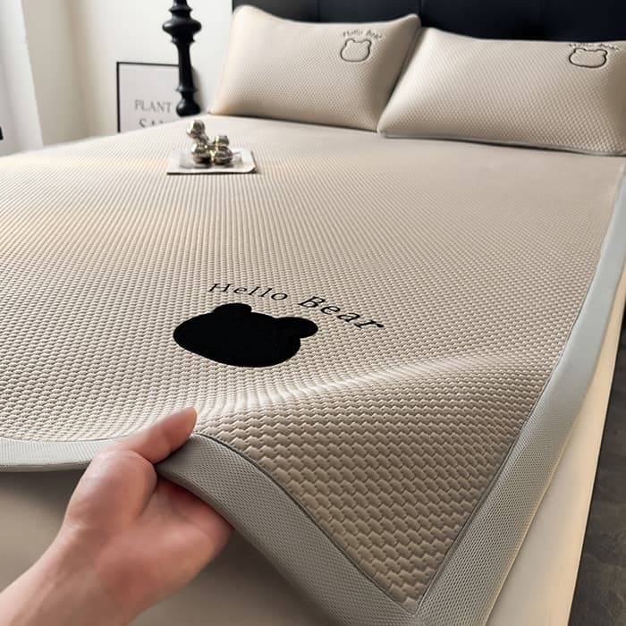 Summer ice silk cooling mat three-piece set high-end embroidered ice bean air conditioning mat machine washable dormitory single soft mat