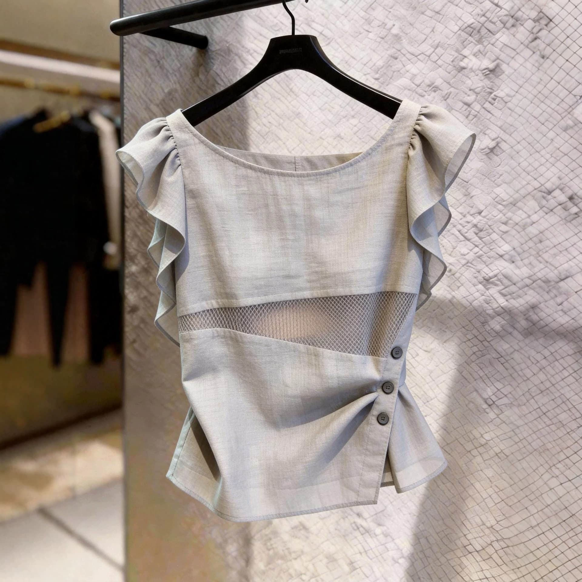 2026 Summer New Women's Gray Top Mesh Spliced Top Button Round Neck Fashionable Short Sleeve
