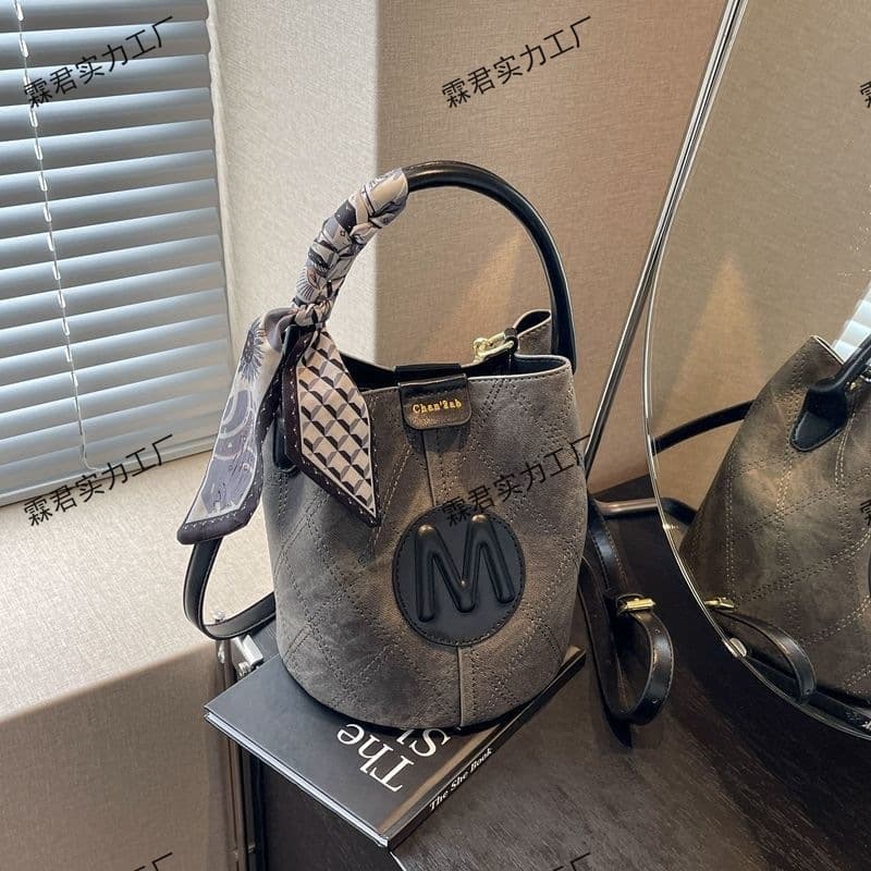 Popular bucket bag for women 2025 new shoulder bag crossbody bag fashion retro handbag for women black