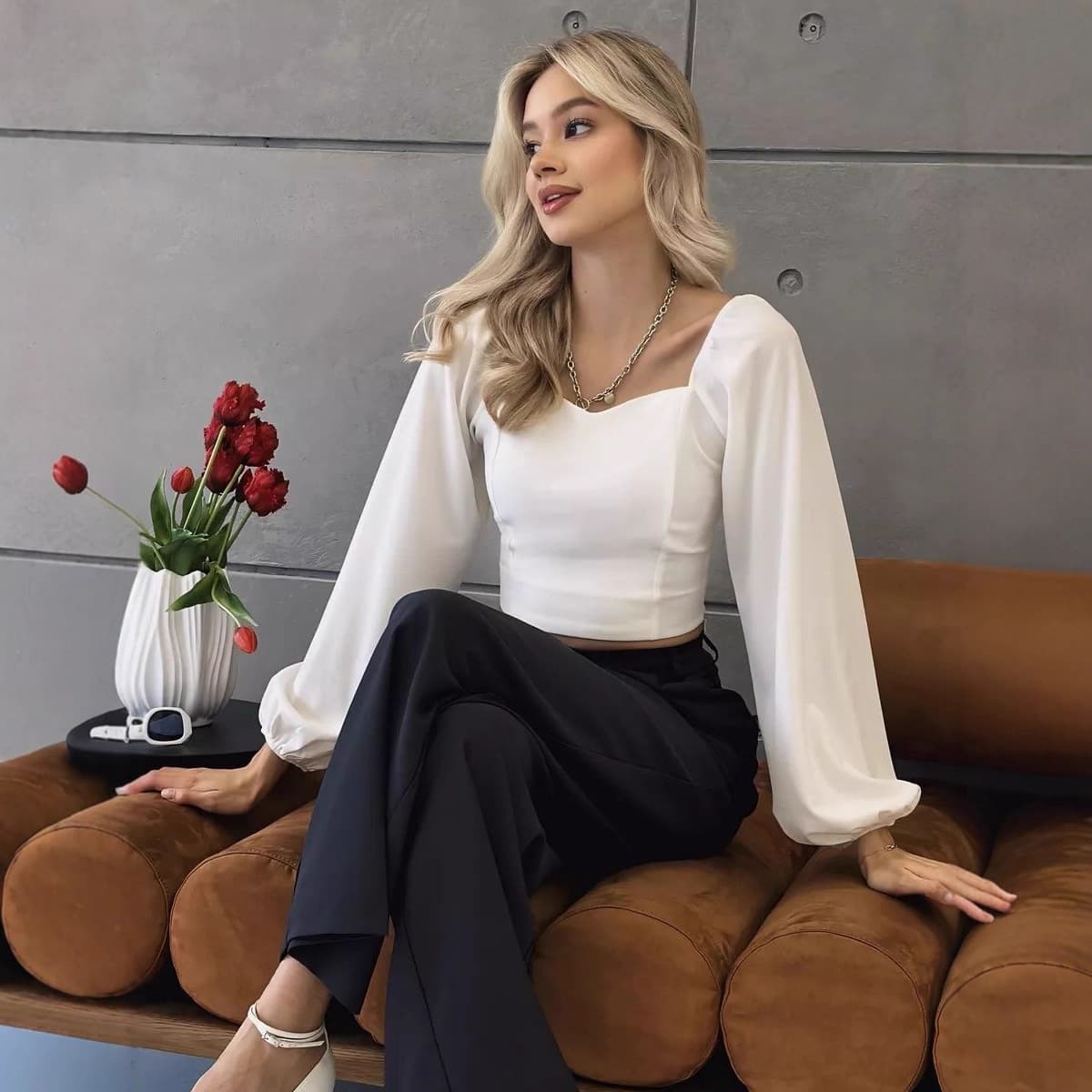 Solid Color Fashion Versatile Casual Top, Square Neck Long Sleeve, Sexy Hot-Selling French Style Long Sleeve T-Shirt for Women